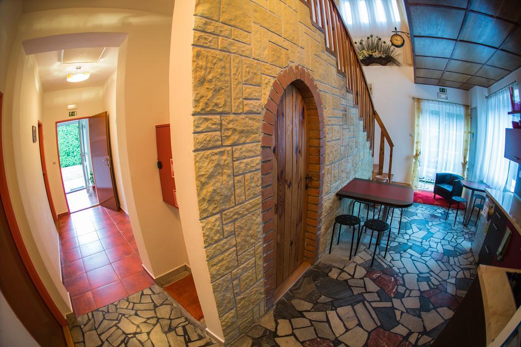 Penzion Rose Breclav Exterior photo