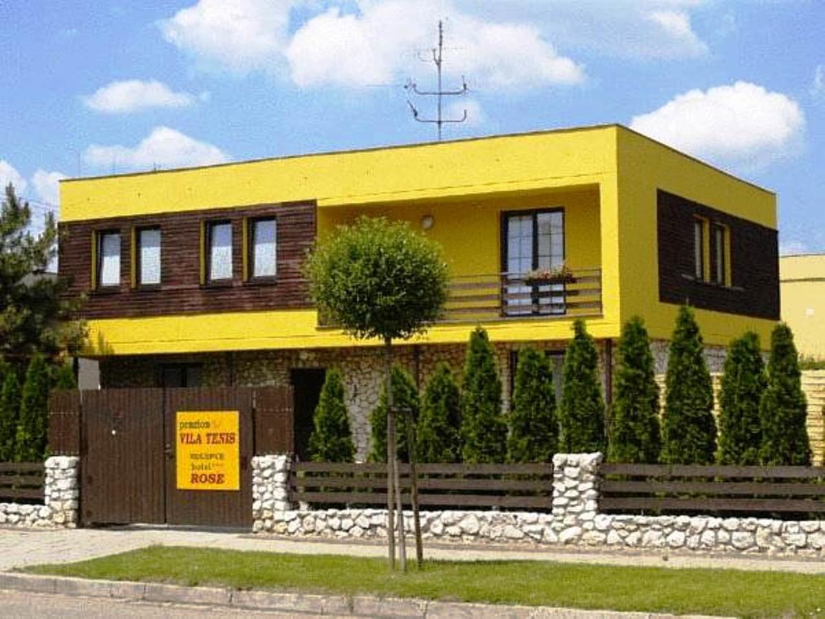Penzion Rose Breclav Exterior photo